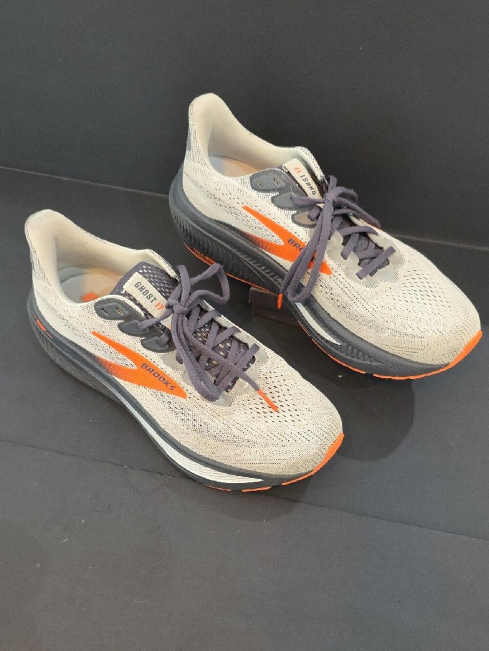 Brooks Men’s Ghost 17 Running Shoes - Cream with Orange and Gray Accents Size 9 - Picture 3 of 10